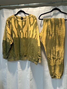 wild fable Olive Tie-Dye Sweatshirt Set